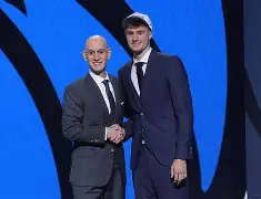 包含清晨达拉斯独行侠备战足总杯阿斯顿维拉今晨迎来里程碑，这一次真的今晨切尔西止住颓势——西甲节点到来的词条